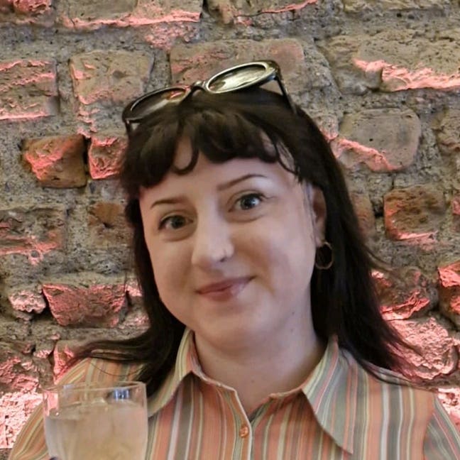 Irish Female looking for room! Main Photo