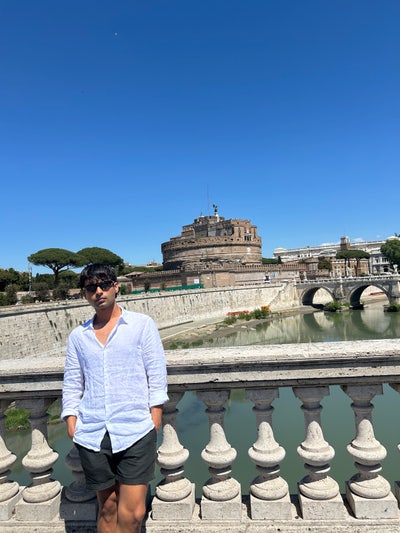 24yo professional Looking for a room / flatmates  Main Photo
