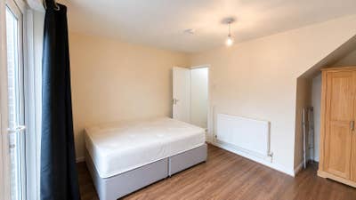 1 Room to Rent in Dalston Main Photo