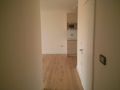 One bedroom flat behind Battersea square  Main Photo