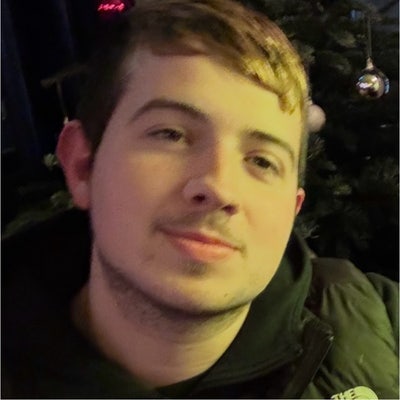 28 y/o professional/ immediate move/ guarantor av. Main Photo