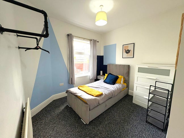 Room to rent, Bills INC, Mansfield Main Photo