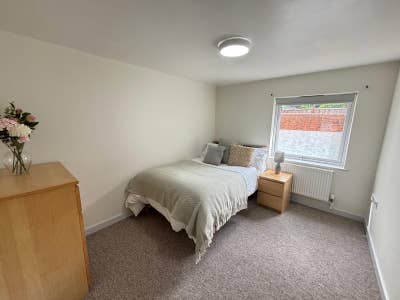 Double En-Suite Bedroom by Leonardos Main Photo