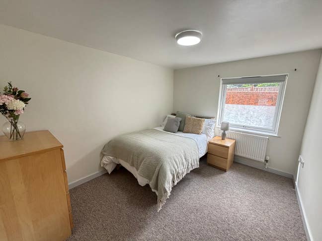 Double En-Suite Bedroom by Leonardos Main Photo