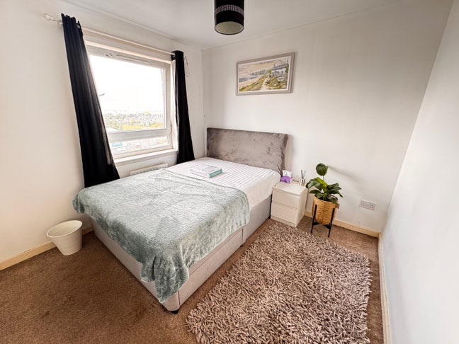 Double room near city centre some bills inc Main Photo