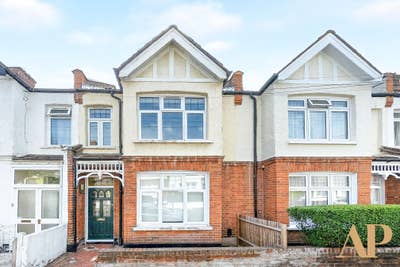 4 Bed House to Rent Main Photo