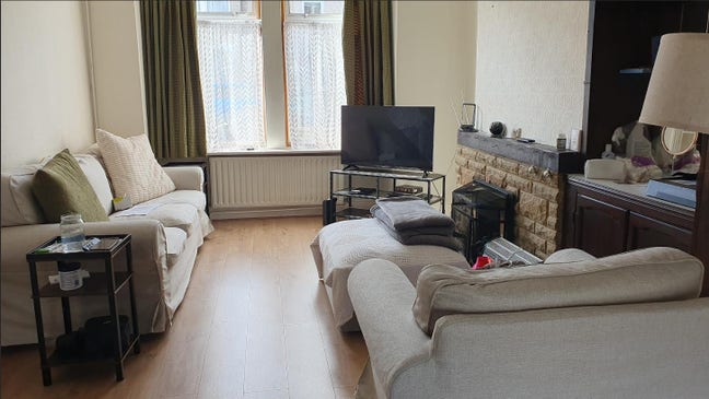 Double Room available, minimum 2 mths  Main Photo