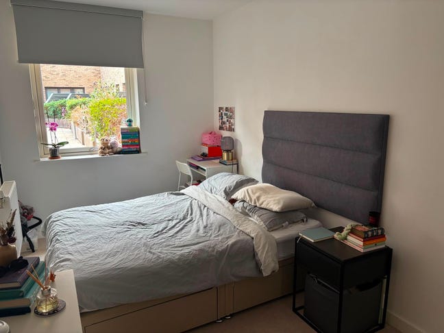 Spacious Double Room in New Build 2 Floor Flat Main Photo