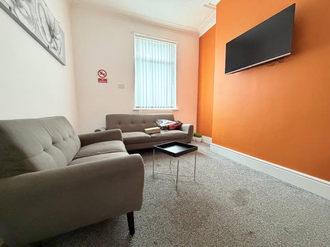 Minutes From University Walk ENSUITE All Bills Inc Main Photo