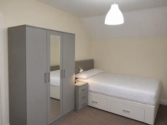 Double Room, All Bills Inc - Southbury Rd Station Main Photo
