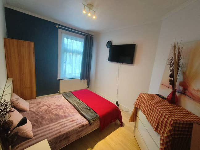 Double Bedroom Available – Bills Included Main Photo