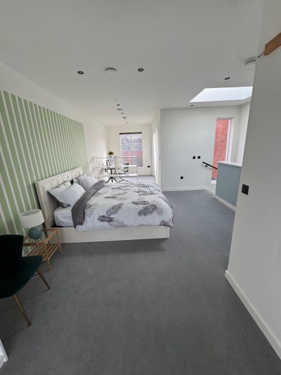 Spacious 5-Bedroom House for Rent in B16 ✨ Main Photo