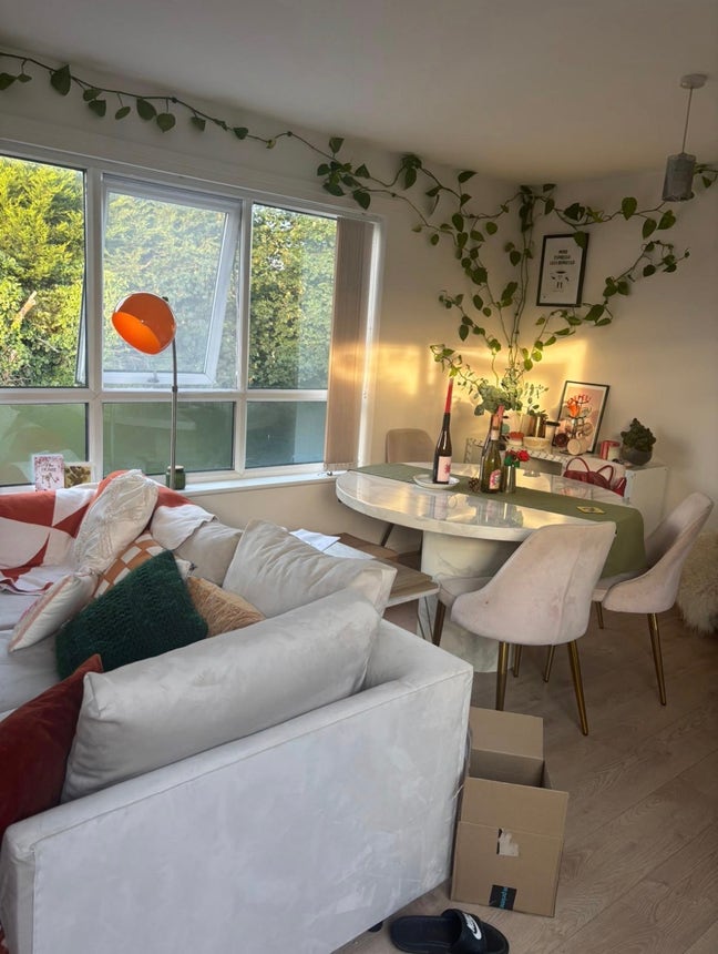 Double room available in cosy 3 bed flat Main Photo