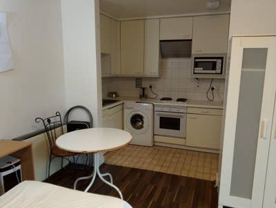 🏙️ Central London Studio · Bills Inc · &pound;60/night  Main Photo