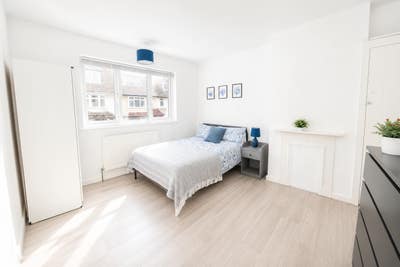  Double Room | Large Garden & Lounge | Tooting Main Photo