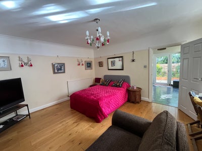 Large ground floor bedroom with patio garden Main Photo