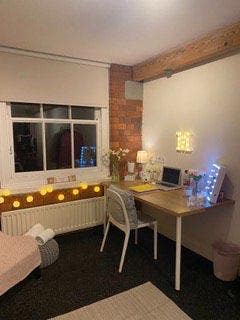 2 Bright Double Bedrooms - Student/Professional Main Photo