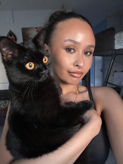 Irish F26 + Pet cat Shiloh<3 Main Photo
