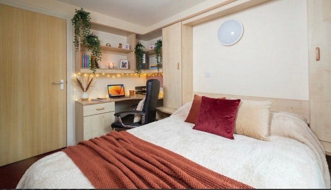 Students Only | 1 Bed Flat | From 12 Sep  |  260pw Main Photo