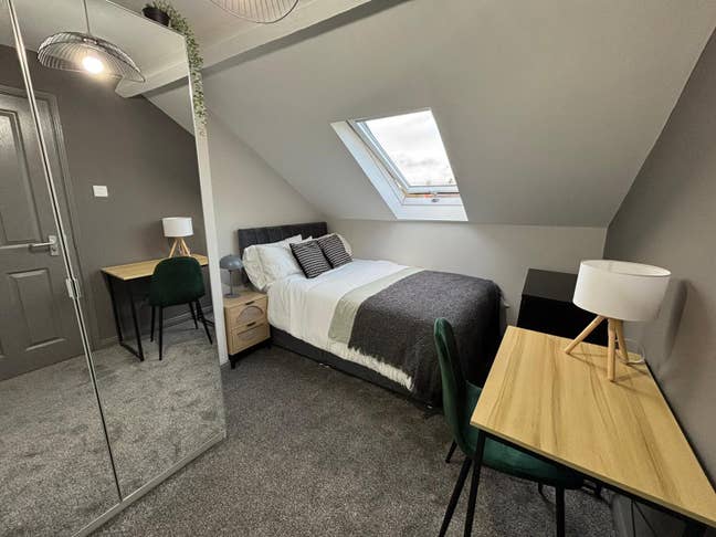 Room in refurbished house.  Seeking good tenant! Main Photo