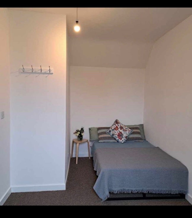 Newly refurbished 3 bed house Main Photo