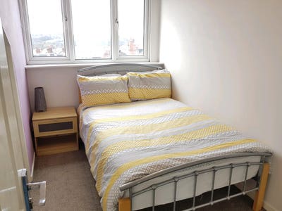 Friendly house share close to Burley station  Main Photo