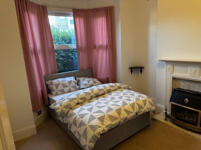 Spacious Rooms To Let Near Elizabeth Line Main Photo