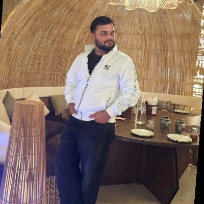 Professional Male seeks a single or double room Main Photo