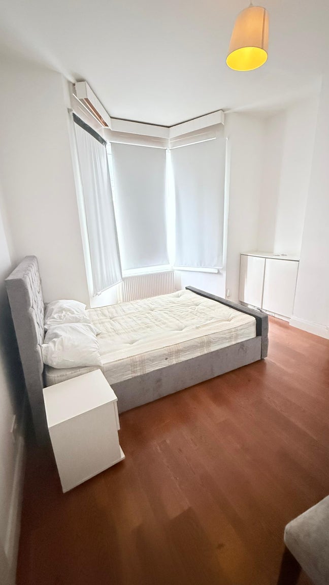 2 Big double rooms close to Newcross gate  Main Photo