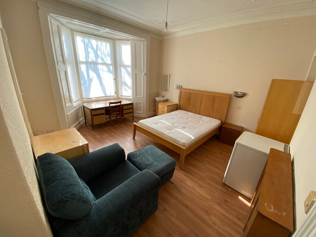 Double rooms to rent in a spacious house.  Main Photo