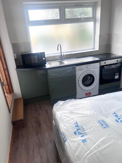 Modern Furnished Studio Flat to Rent in Erith  Main Photo