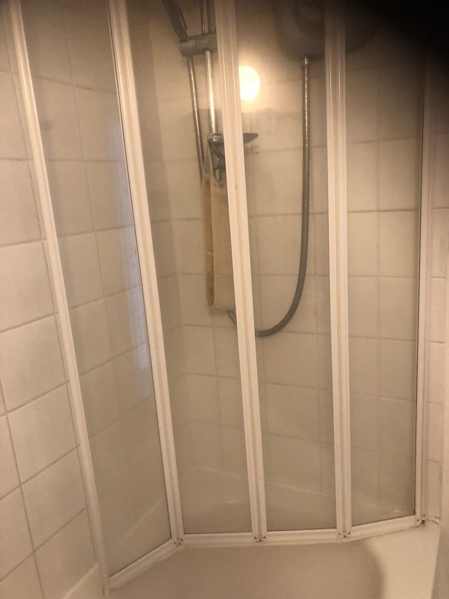 Room for Rent  Main Photo