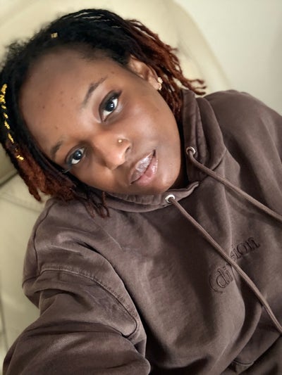 Professional Female seeks a double room Main Photo