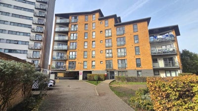 ✨Spacious Double Room | Bills Included  Main Photo