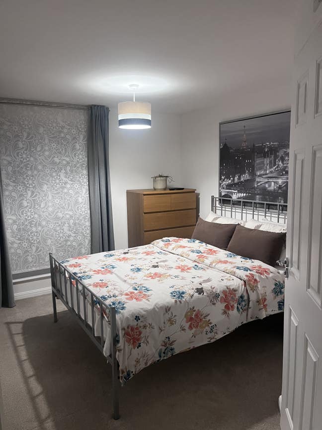 Double room with en suite  Main Photo
