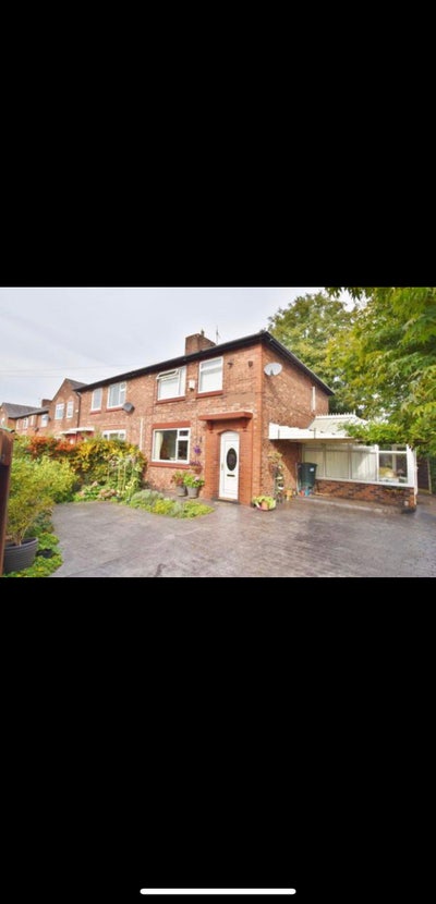 Double Room in Eccles / Monton  Main Photo