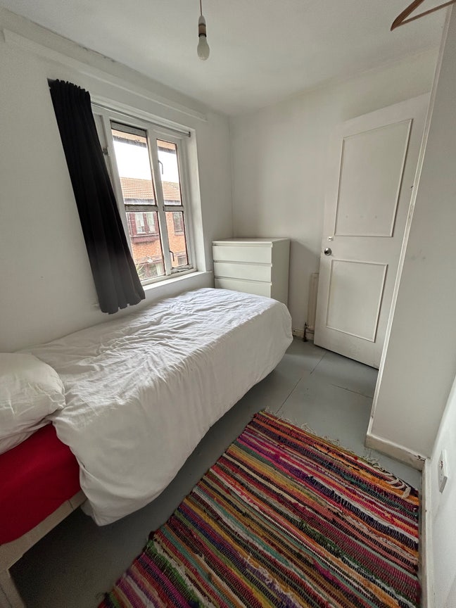 Single Bedroom Main Photo