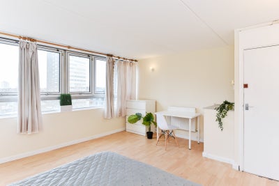 3 Amazing Rooms in Kensington Main Photo