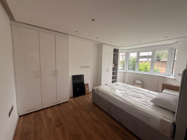 2 Newly Refurbished Double Rooms - Willesden Green Main Photo