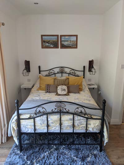 Double room with en suite  Main Photo