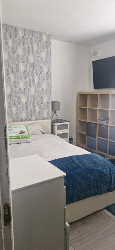 Large bright double room in camden Main Photo