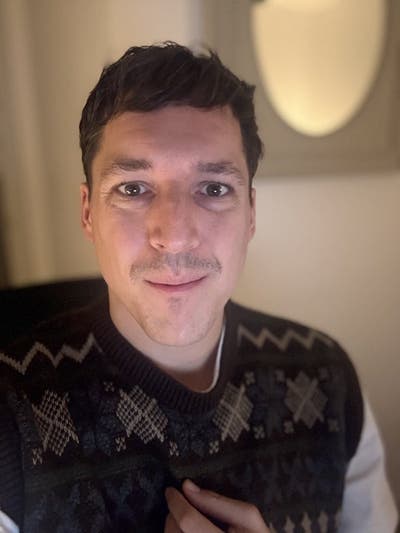 Professional Male seeks a single or double room Main Photo