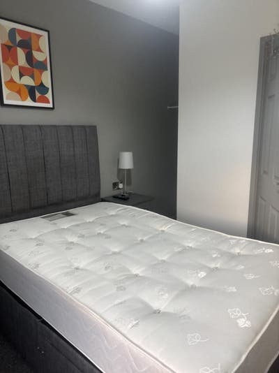 Double En-Suite Room Now Available! Main Photo