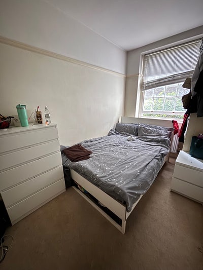 Cosy double room in willesden green flat!  Main Photo