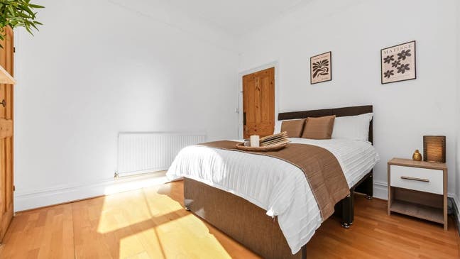 🦞Lovely Room | Short Walk to Turnham Green 🦞 Main Photo