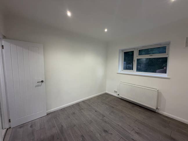 Double Room Available with En-Suite (New) Main Photo