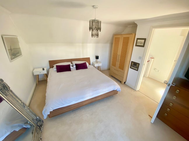 Large double en-suite own top floor - Poole Quay Main Photo