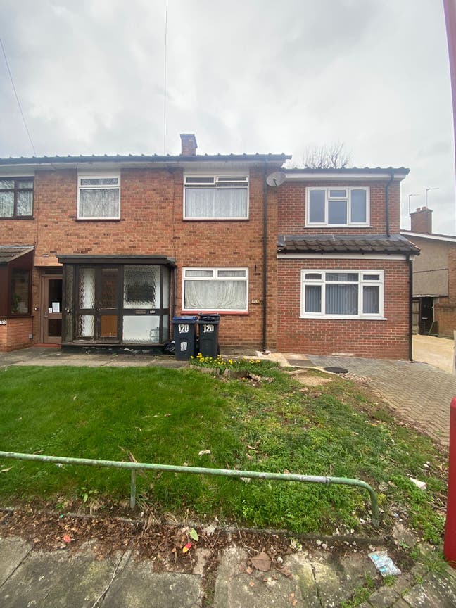 En Suite Room Available In Rednal B45  Main Photo