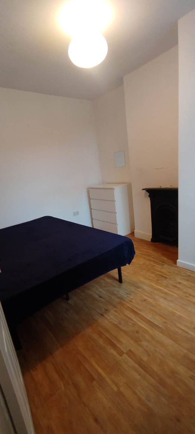 Double room for rent in Kingswood Main Photo