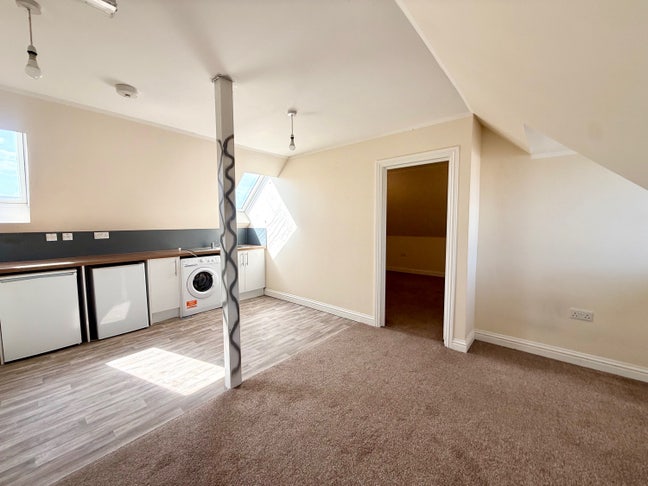 1 Bed Apartment | Bills NOT Included Main Photo